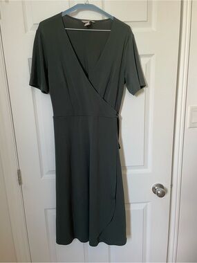 Women's Wrap-Style Dress in Dark Green
